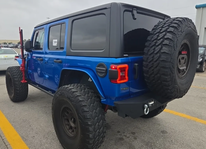 Used 2021 Jeep Wrangler Unlimited Rubicon w/ Safety Group AWD/4WD image 2