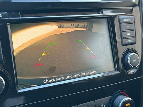 Used 2019 Nissan Rogue Sport S image 18