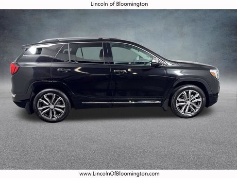 Used 2020 GMC Terrain Denali w/ Denali Premium Package AWD/4WD image 8