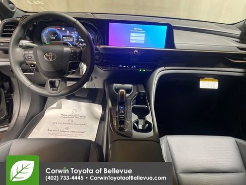 New 2026 Toyota Crown Platinum image 12