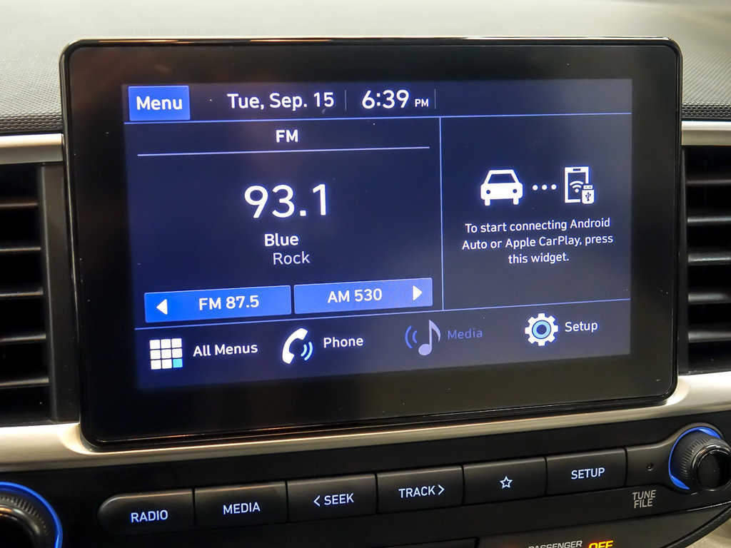Used 2022 Hyundai Venue SEL w/ Cargo Package FWD image 16