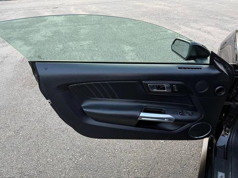 Used 2016 Ford Mustang Premium RWD image 28