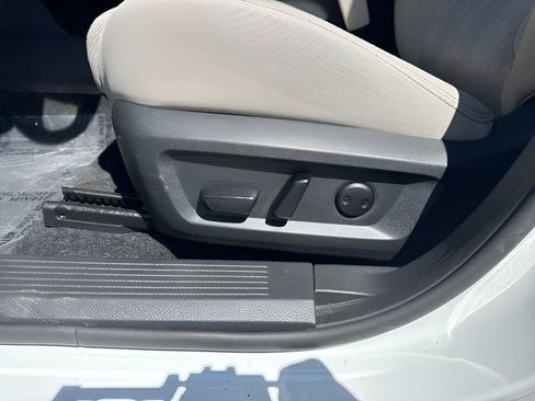 Used 2025 Nissan Rogue SV FWD image 10