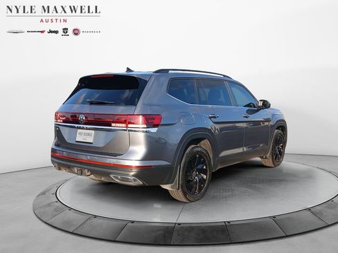 Used 2024 Volkswagen Atlas SE FWD image 16