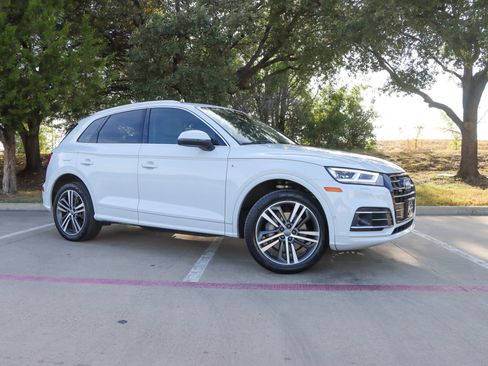 Used 2020 Audi Q5 e Prestige w/ Prestige Package AWD/4WD image 1