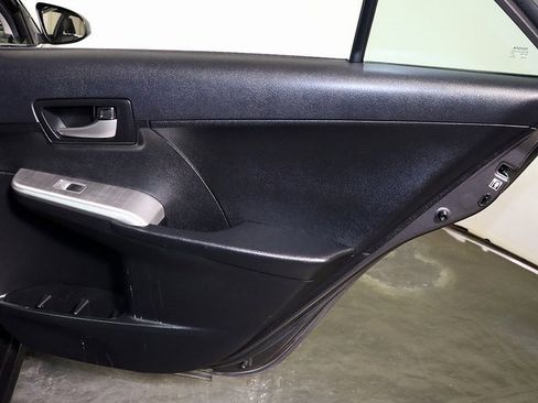 Used 2014 Toyota Camry SE image 27