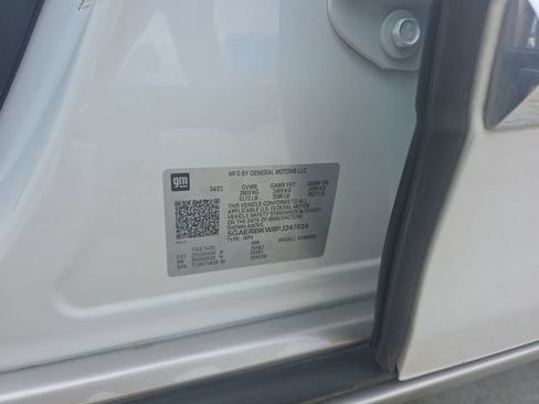 Used 2023 Buick Enclave Essence w/ Experience Buick Package FWD image 23