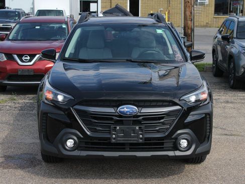 Used 2024 Subaru Outback Premium AWD/4WD image 2