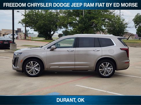 Used 2023 Cadillac XT6 Premium Luxury image 3