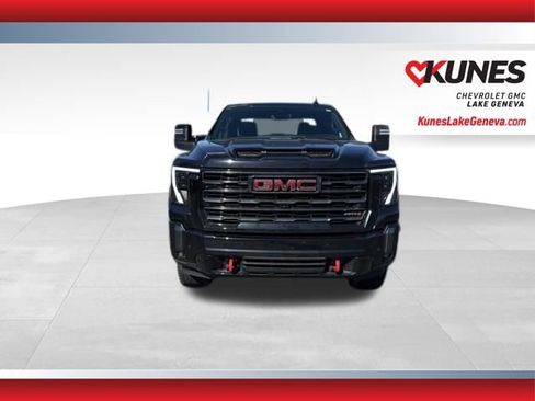 Used 2024 GMC Sierra 2500 AT4 image 12