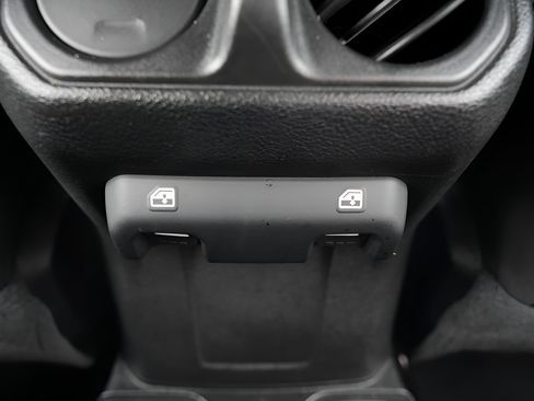 Used 2023 Jeep Wrangler Unlimited Sport AWD/4WD image 17