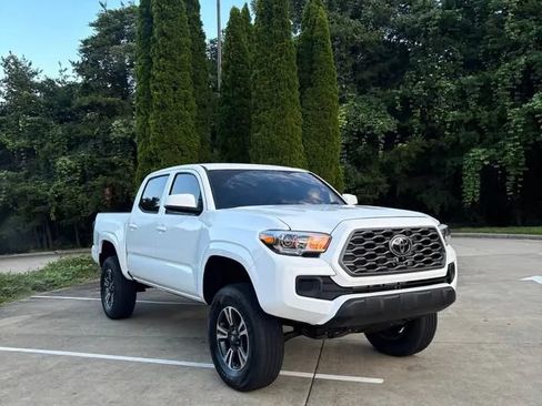Used 2023 Toyota Tacoma SR AWD/4WD image 1