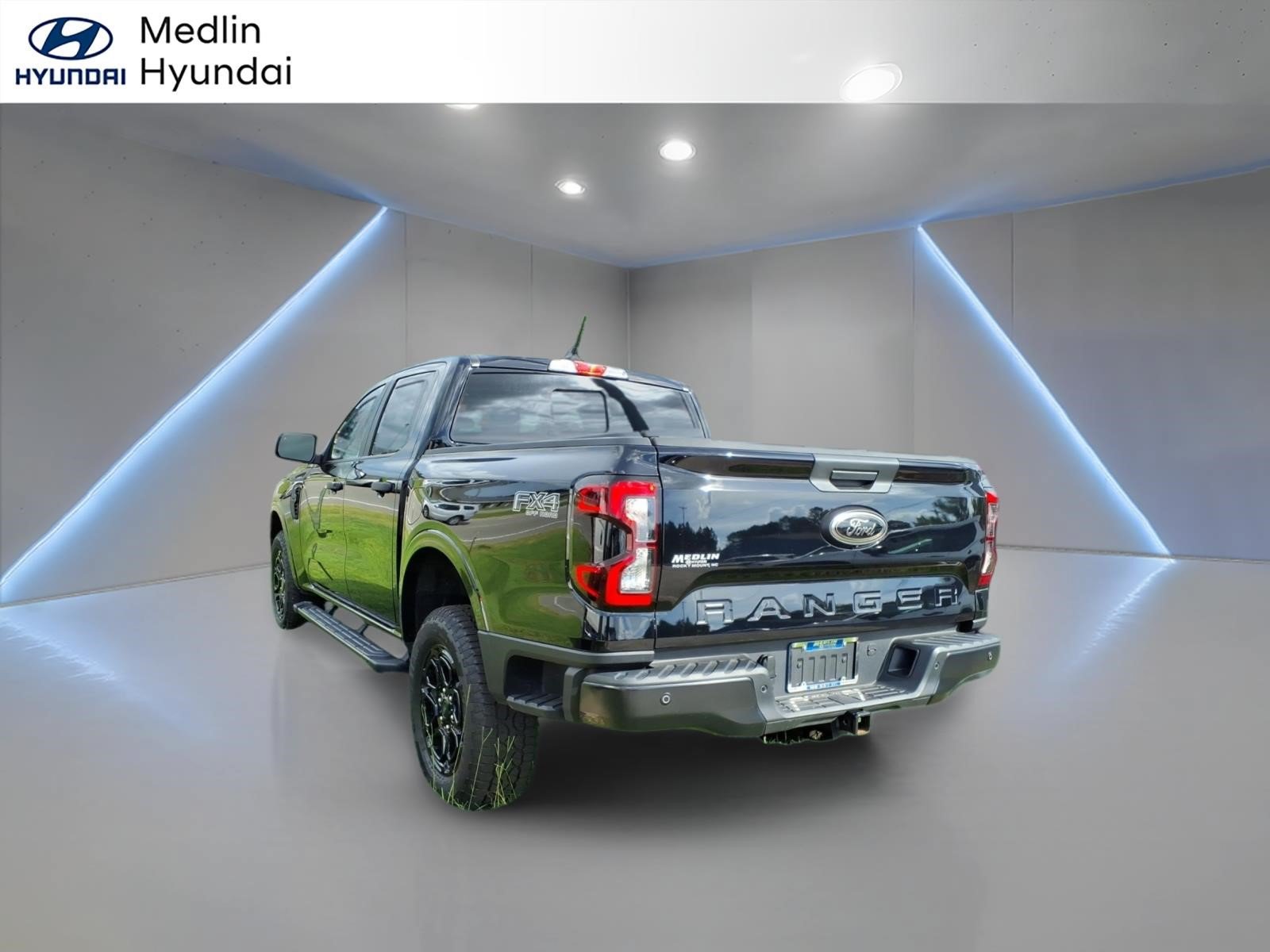 Used 2025 Ford Ranger XLT w/ Equipment Group 301A High AWD/4WD image 3