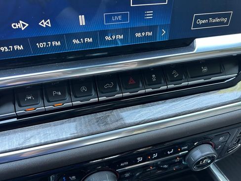 Used 2022 Chevrolet Silverado 1500 LTZ w/ LTZ Premium Package AWD/4WD image 37