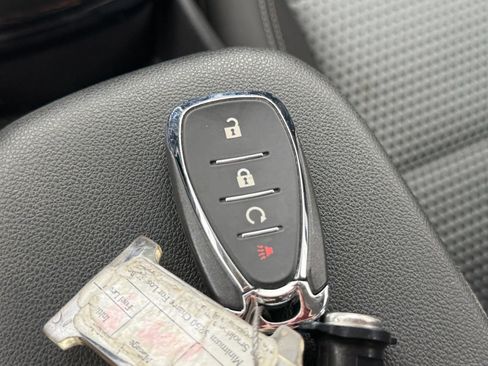 Used 2025 Chevrolet Trax LT FWD image 20