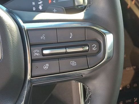 Used 2025 GMC Acadia Elevation image 27