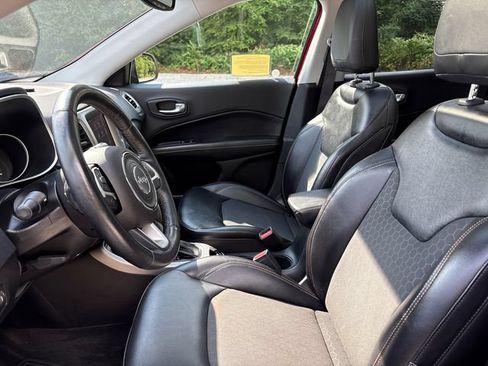 Used 2018 Jeep Compass Latitude w/ Popular Equipment Group AWD/4WD image 38
