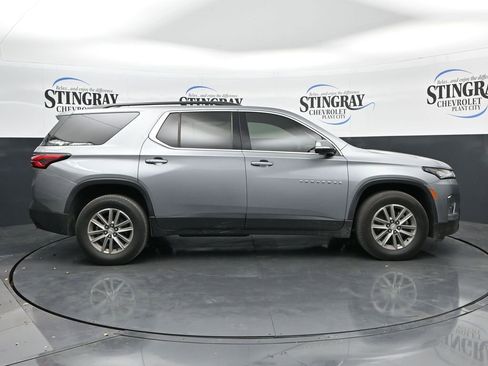 Used 2023 Chevrolet Traverse LT FWD image 8