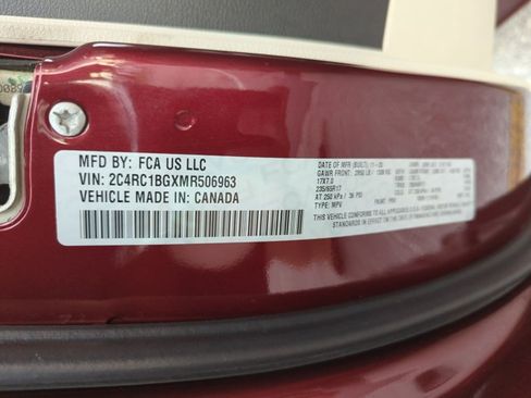 Used 2021 Chrysler Pacifica Touring-L w/ Premium & Safety Sphere Group FWD image 24
