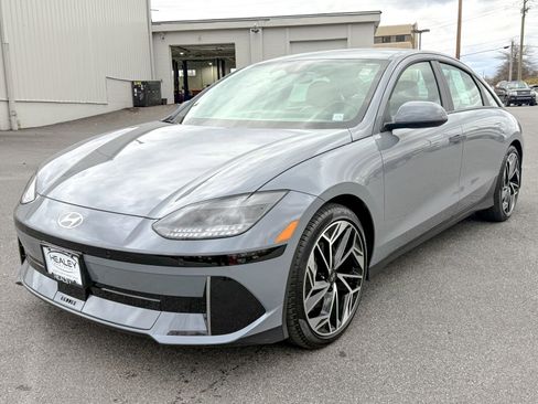 Used 2023 Hyundai Ioniq 6 SEL image 3