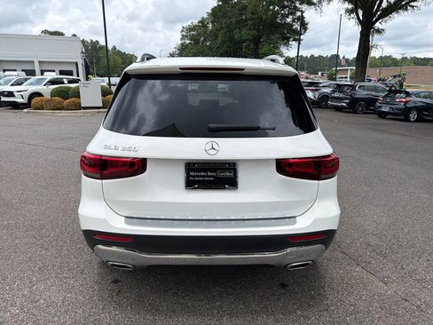 Used 2022 Mercedes-Benz GLB 250 w/ Premium Package image 11