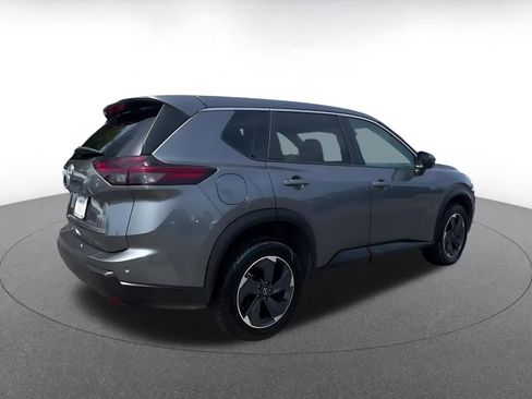 Used 2025 Nissan Rogue SV image 14
