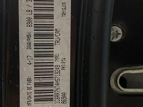 Used 2017 RAM 1500 Laramie AWD/4WD image 16