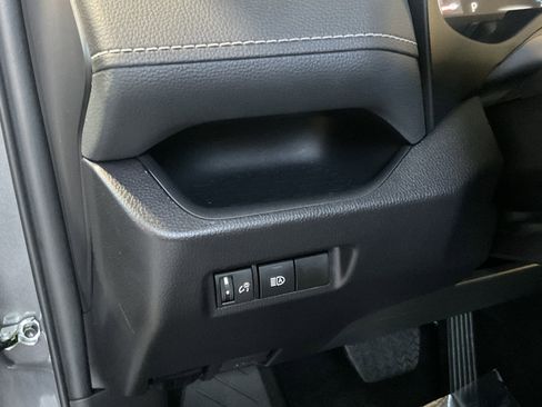 Used 2025 Toyota RAV4 XLE AWD/4WD image 26