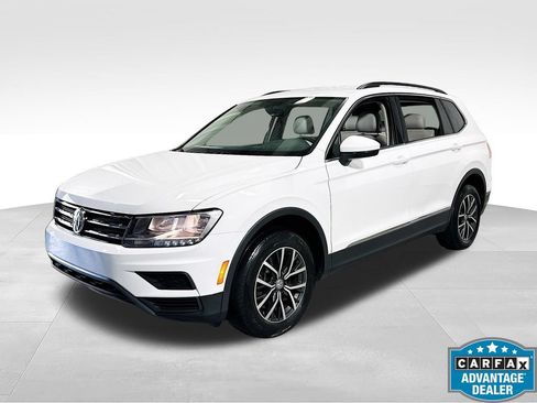 Used 2020 Volkswagen Tiguan SE w/ 3rd Row Seat Package AWD/4WD image 2
