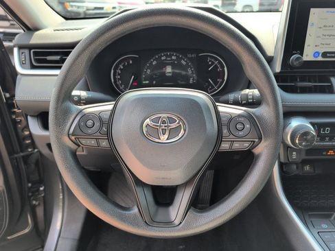 Used 2025 Toyota RAV4 XLE AWD/4WD image 27