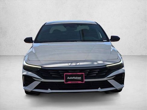 Used 2025 Hyundai Elantra SEL FWD image 6