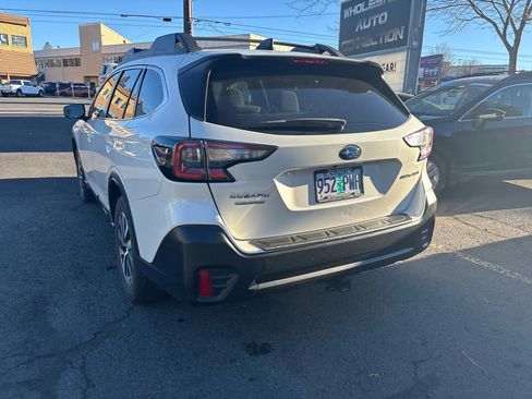 Used 2022 Subaru Outback Premium image 4