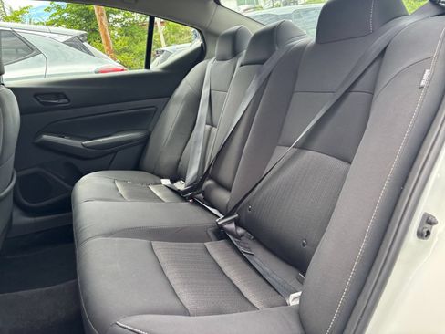 Used 2025 Nissan Altima 2.5 SV FWD image 33
