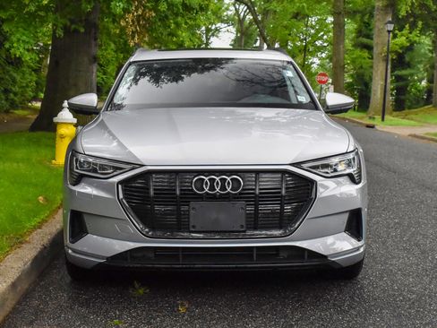 Used 2021 Audi e-tron Premium Plus w/ Premium Plus Package image 13