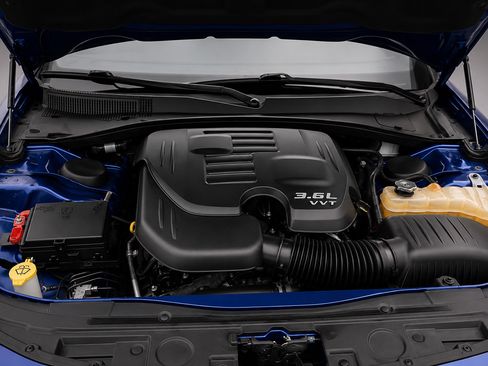 Used 2019 Chrysler 300 S RWD image 41