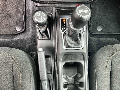 Used 2024 Jeep Wrangler Unlimited Sport AWD/4WD image 20