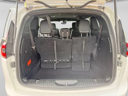 Used 2024 Chrysler Pacifica Limited FWD image 35