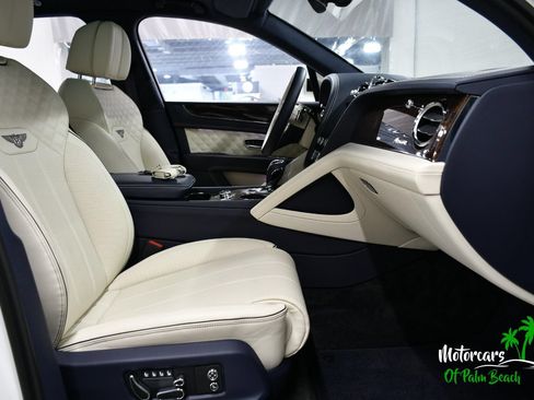 Used 2023 Bentley Bentayga AWD/4WD image 68