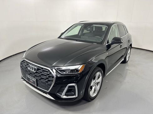 Used 2023 Audi Q5 2.0T Premium Plus w/ Premium Plus Package AWD/4WD image 25