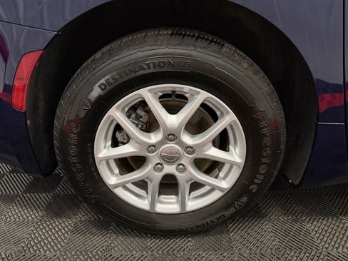 Used 2020 Chrysler Voyager Lxi FWD image 16