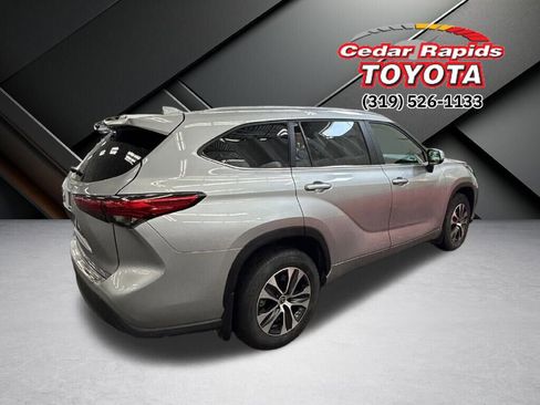 Certified 2023 Toyota Highlander XLE image 2
