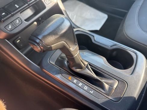 Used 2017 Chevrolet Colorado Z71 AWD/4WD image 18