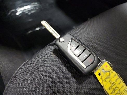 Used 2024 Toyota Corolla LE image 32