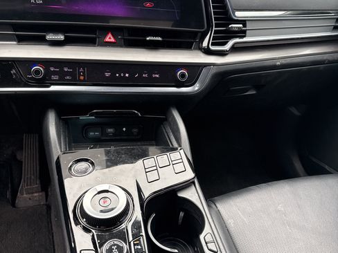 Used 2023 Kia Sportage EX w/ EX Premium Package image 12