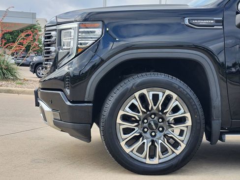 Used 2023 GMC Sierra 1500 Denali Ultimate AWD/4WD image 8