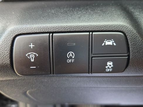 Used 2021 Hyundai Elantra SE FWD image 9