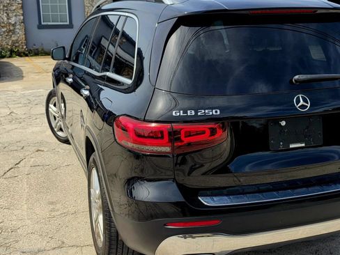 Used 2020 Mercedes-Benz GLB 250 4MATIC w/ Premium Package image 6