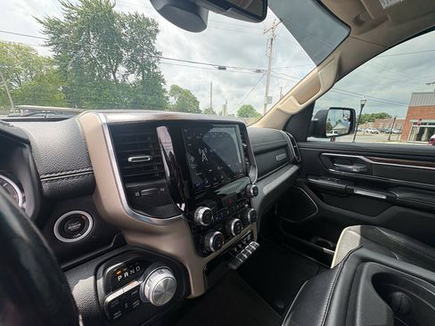 Used 2020 RAM 1500 Laramie AWD/4WD image 13