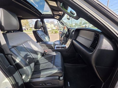 Used 2015 Lincoln Navigator 4WD image 15