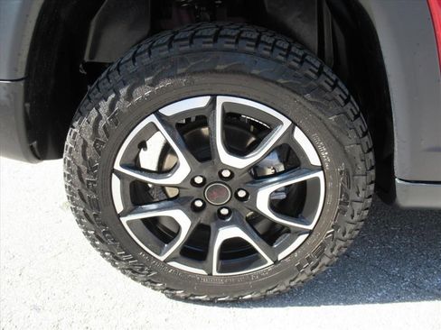 Certified 2025 Jeep Compass Trailhawk w/ Trailhawk Elite Group image 8